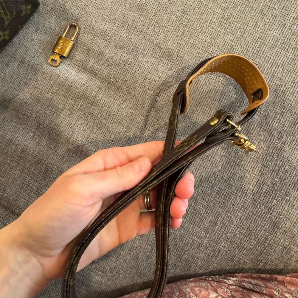 LOUIS VUITTON MINI SPEEDY WITH STRAP AND LOCK/KEY AUTHENTIC - Picture 9 of 16